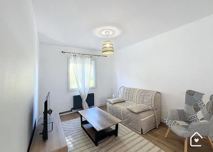 La Diniere - Calme - Jardin - 15mn Du Futuroscope Сasa de vacaciones