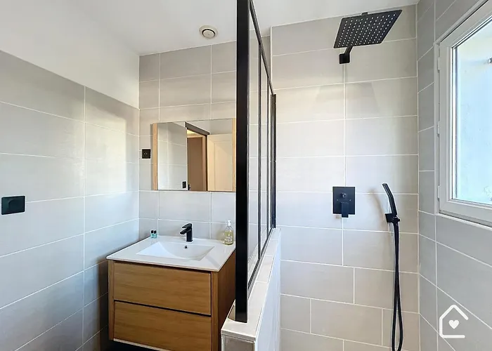 La Diniere - Calme - Jardin - 15mn Du Futuroscope Сasa de vacaciones *