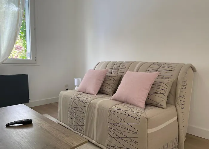 La Diniere - Calme - Jardin - 15mn Du Futuroscope Buxerolles