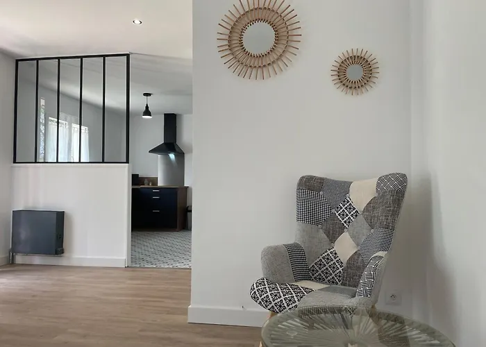 別荘 La Diniere - Calme - Jardin - 15mn Du Futuroscope