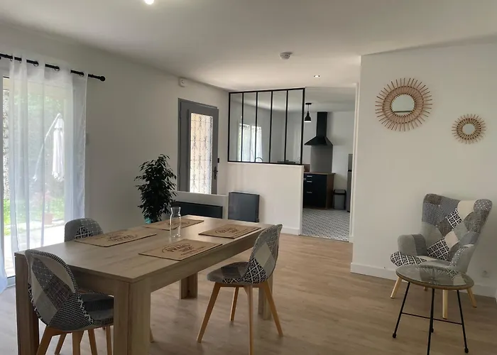 La Diniere - Calme - Jardin - 15mn Du Futuroscope 別荘 Buxerolles