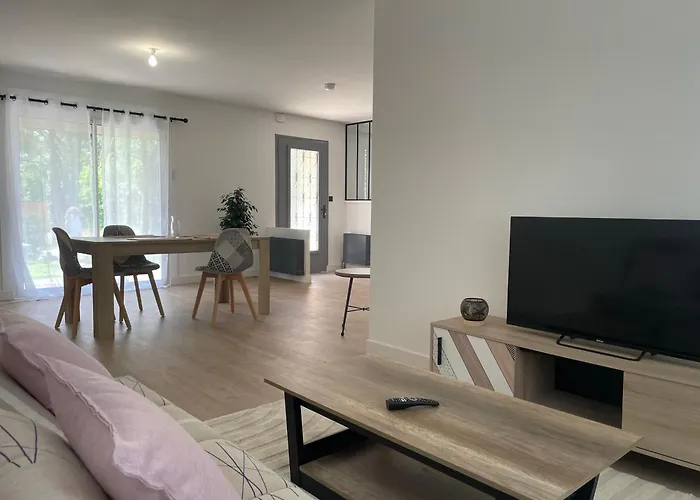 La Diniere - Calme - Jardin - 15mn Du Futuroscope 別荘 Buxerolles