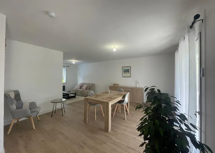 La Diniere - Calme - Jardin - 15mn Du Futuroscope 別荘 Buxerolles