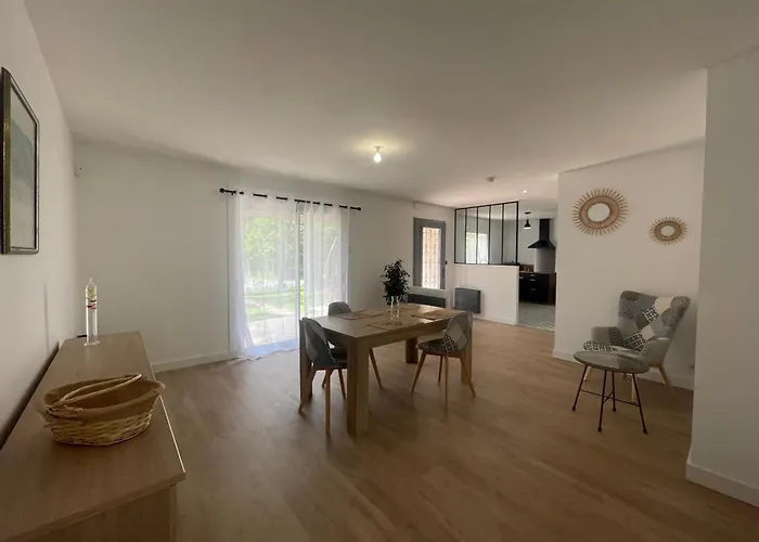 La Diniere - Calme - Jardin - 15mn Du Futuroscope